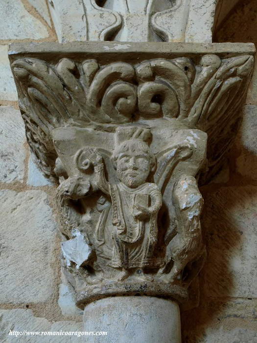 CAPITEL ABSIDAL  DANIEL ENTRE LOS LEONES